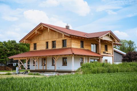 Holzhausduft liegt in der Luft